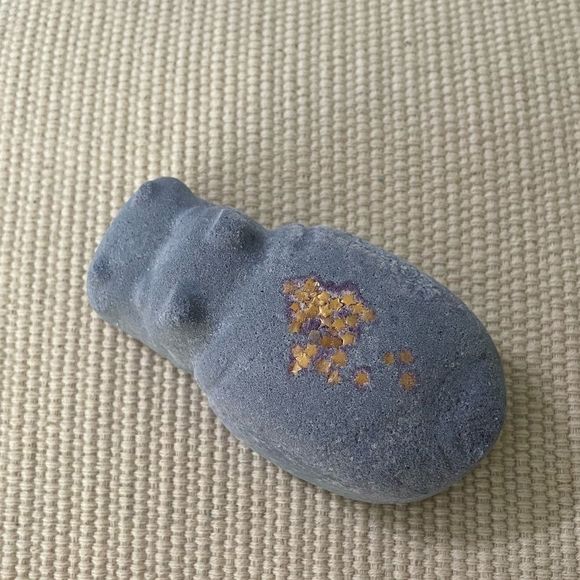 Lush - I Want a Hippopotamus for Christmas - Bath Bomb - Picture 2 of 2